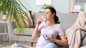 Paracetamol causa autismo? O que diz a ciência sobre a relação com o TEA